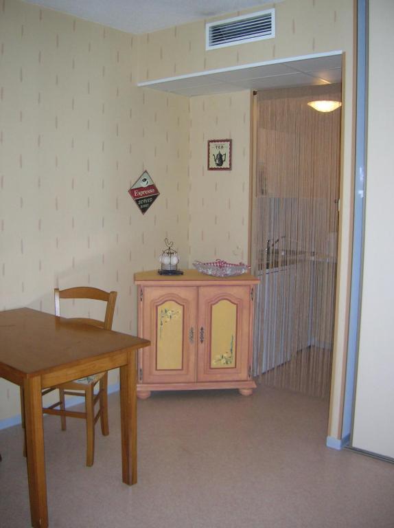 Les Berges Du Tarn Aparthotel Millau Quarto foto